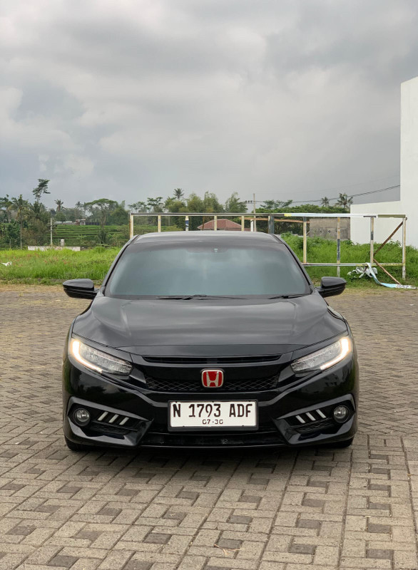 Second Hand 2017 Honda Civic 1.5L E TURBO Second Hand 2017 Honda Civic 1.5L E TURBO