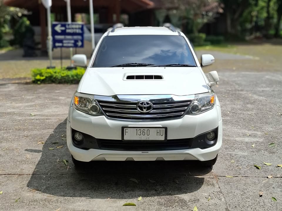2012 Toyota Fortuner  2.5L G VNT TRD Diesel AT 2012 Toyota Fortuner  2.5L G VNT TRD Diesel AT