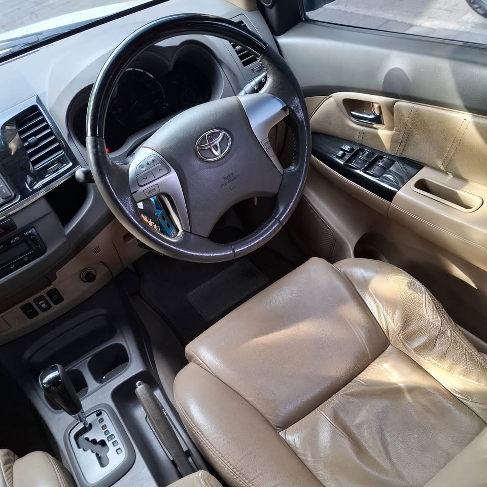 2012 Toyota Fortuner  2.5L G VNT TRD Diesel AT 2012 Toyota Fortuner  2.5L G VNT TRD Diesel AT