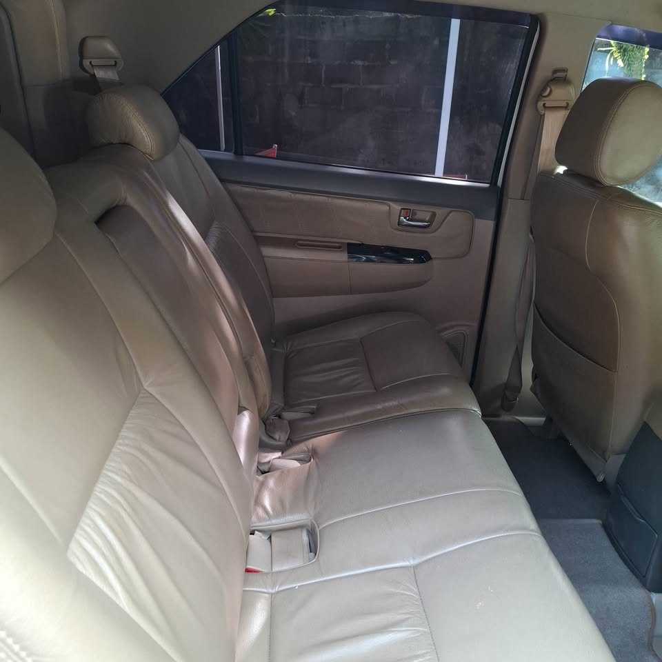 2012 Toyota Fortuner  2.5L G VNT TRD Diesel AT 2012 Toyota Fortuner  2.5L G VNT TRD Diesel AT