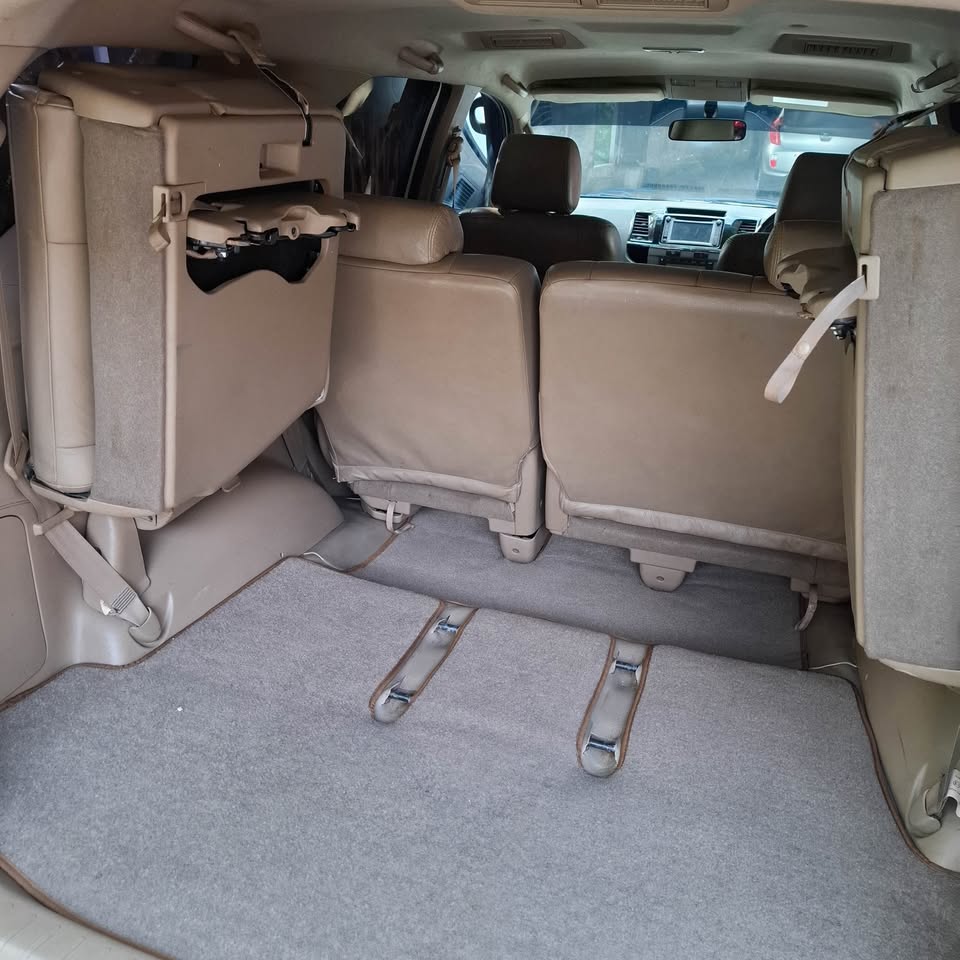 2012 Toyota Fortuner  2.5L G VNT TRD Diesel AT 2012 Toyota Fortuner  2.5L G VNT TRD Diesel AT