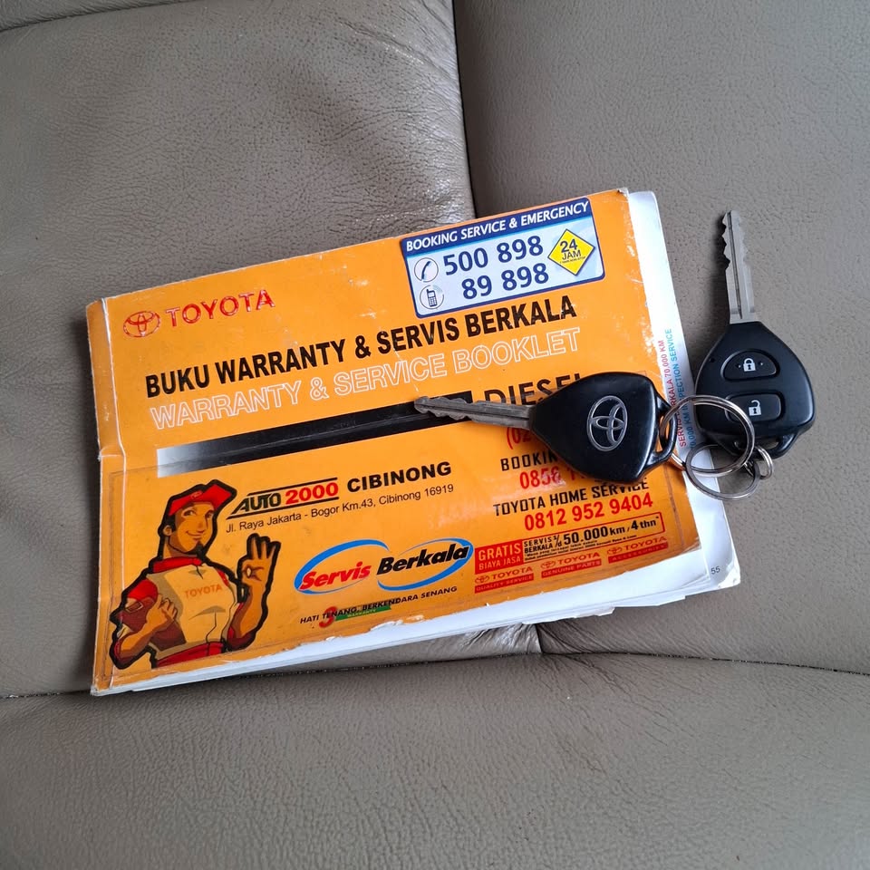 2012 Toyota Fortuner  2.5L G VNT TRD Diesel AT 2012 Toyota Fortuner  2.5L G VNT TRD Diesel AT