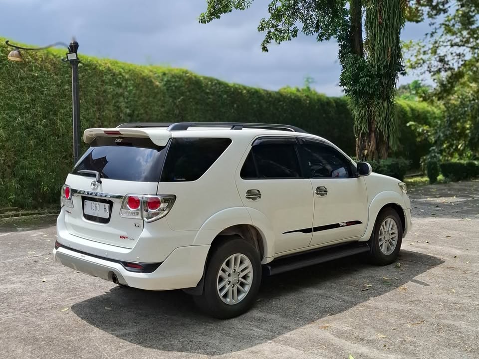 2012 Toyota Fortuner  2.5L G VNT TRD Diesel AT 2012 Toyota Fortuner  2.5L G VNT TRD Diesel AT