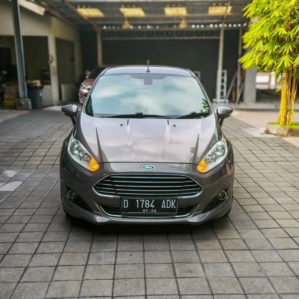 2015 Ford Fiesta Ecoboost 1.0L AT Bekas 2015 Ford Fiesta Ecoboost 1.0L AT Bekas