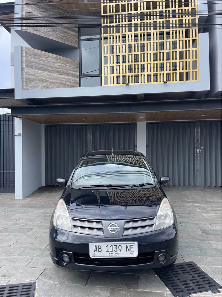 2009 Nissan Grand Livina  1.5 SV MT Bekas 2009 Nissan Grand Livina  1.5 SV MT Bekas