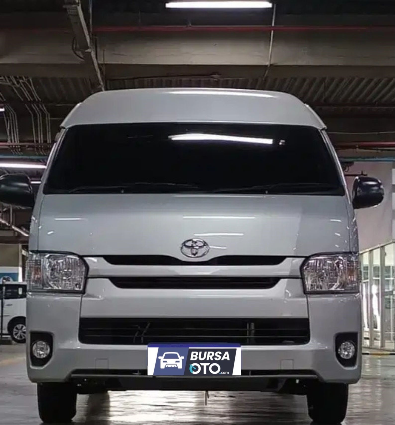 2022 Toyota Hiace COMMUTER DSL 2.5 Bekas 2022 Toyota Hiace COMMUTER DSL 2.5 Bekas