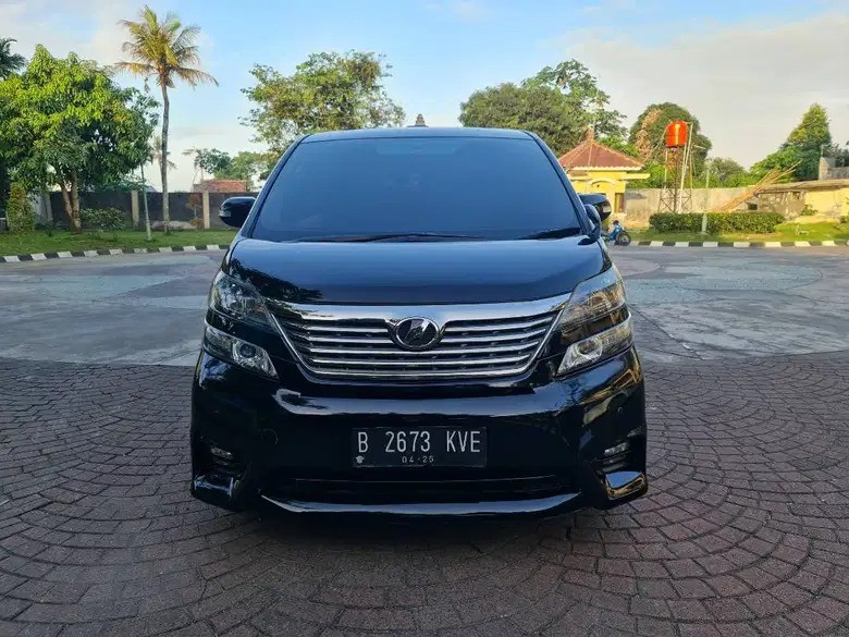 2010 Toyota Vellfire  2.4 Z AT 2010 Toyota Vellfire  2.4 Z AT