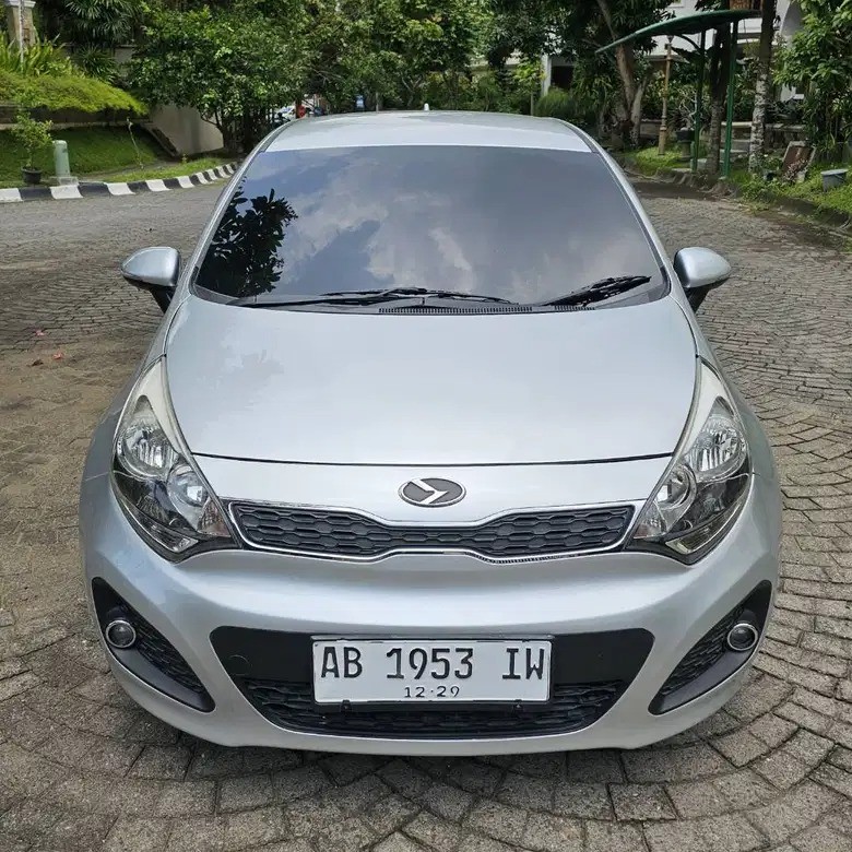 2013 Kia Rio  AT Bekas 2013 Kia Rio  AT Bekas