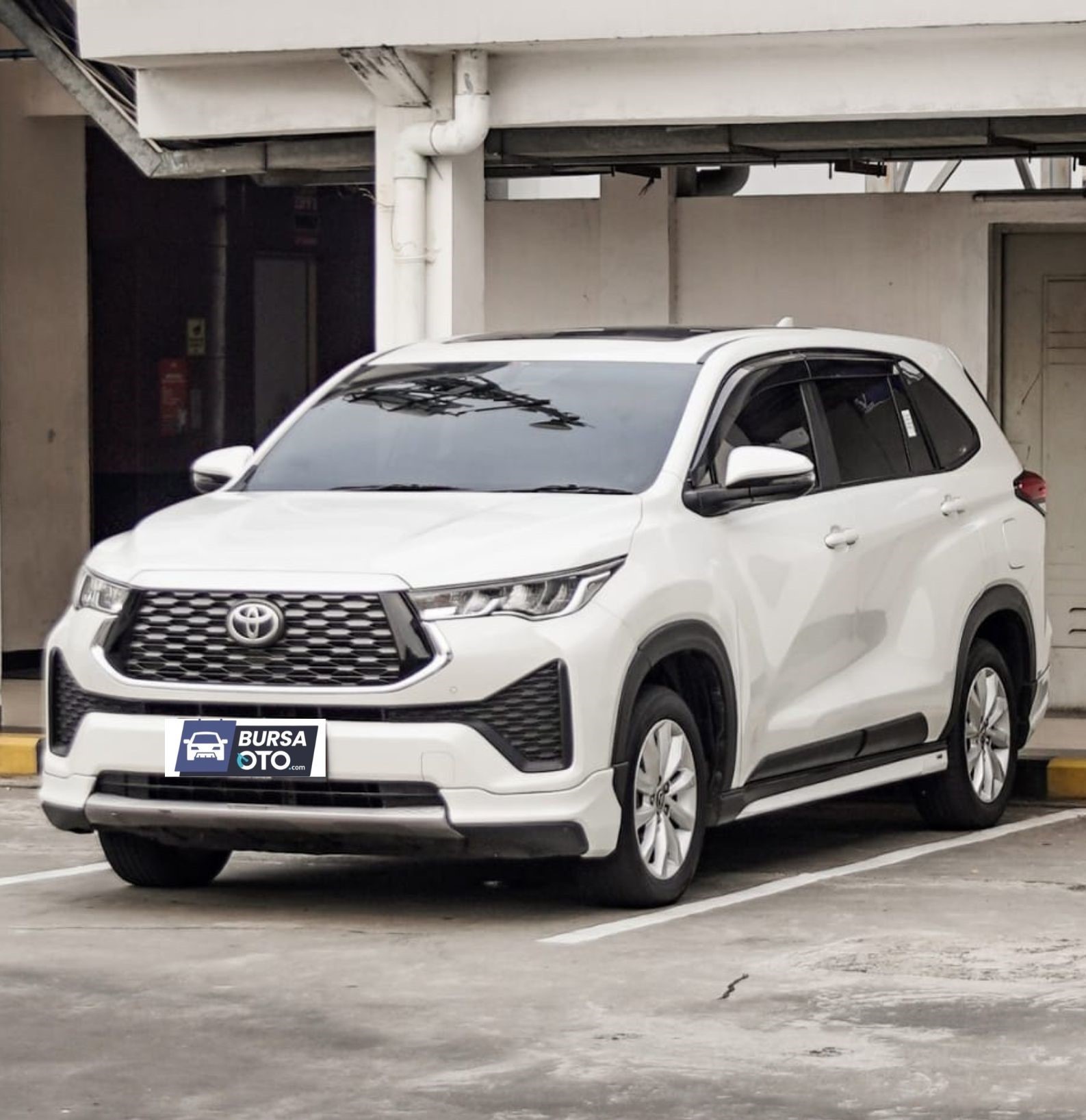 Second Hand 2024 Toyota Kijang Innova Zenix Hybrid EV Second Hand 2024 Toyota Kijang Innova Zenix Hybrid EV