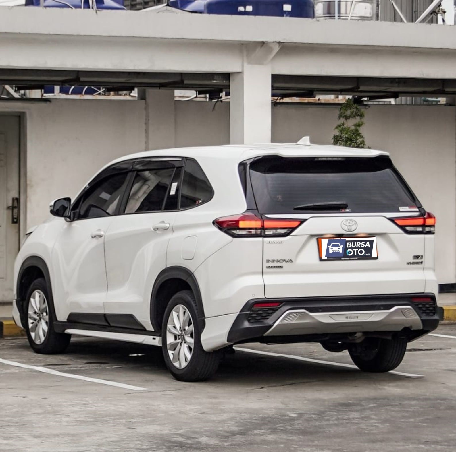 2024 Toyota Kijang Innova Zenix Hybrid EV 2024 Toyota Kijang Innova Zenix Hybrid EV