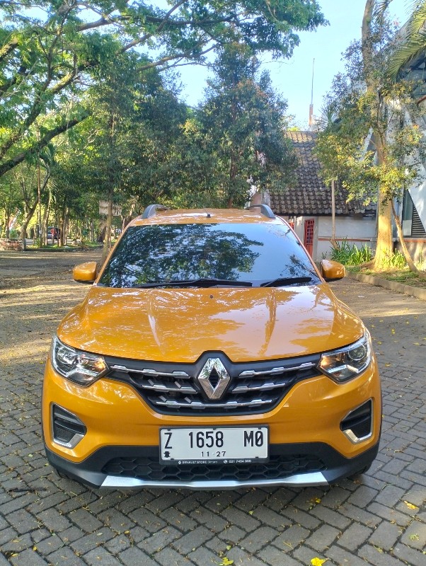 2020 Renault Triber RXZ AT