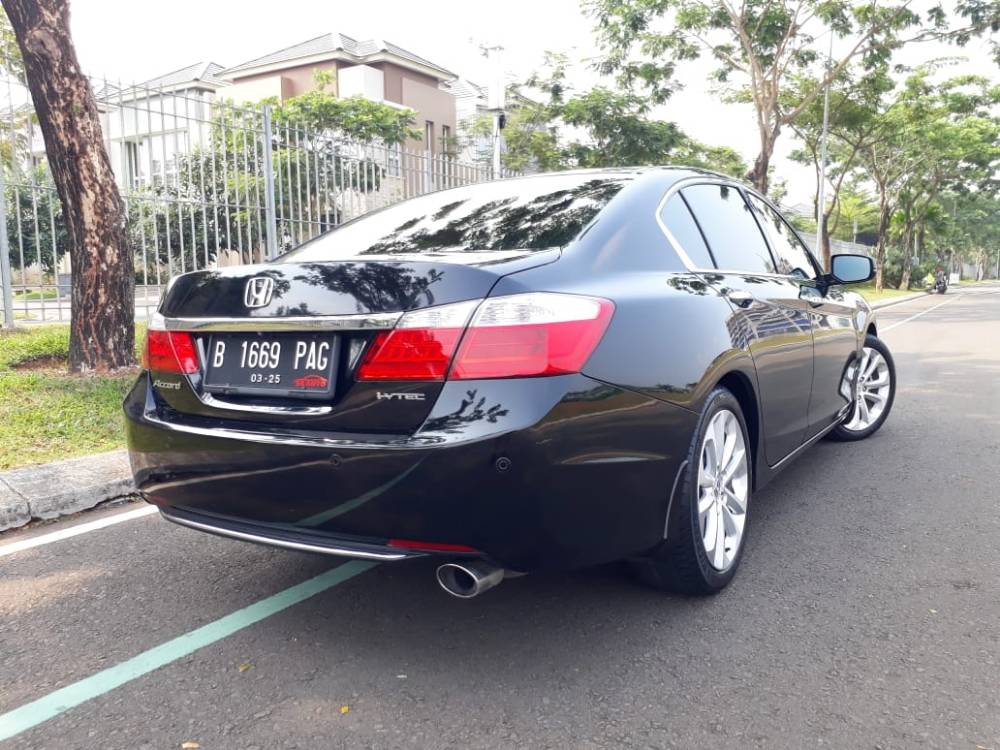 Old 2015 Honda Accord  2.4L VTi-L 2.4L VTi-L