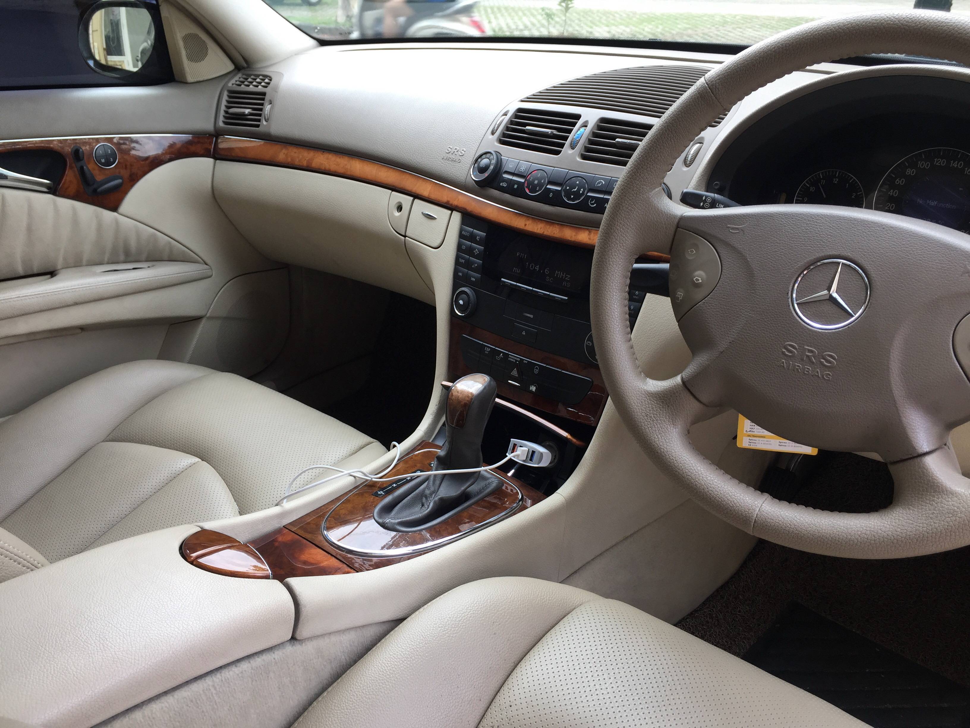 Old 2003 Mercedes Benz E-Class E 260 Classic E 260 Classic