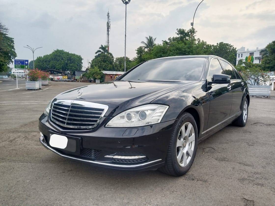 Old 2008 Mercedes Benz S-Class  s300 s300