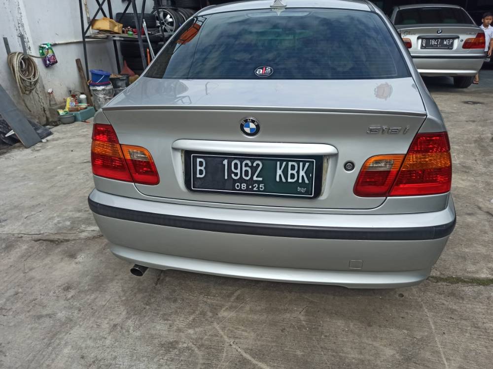 Dijual 2002 BMW 3 Series Sedan  318iAt 318iAt Bekas