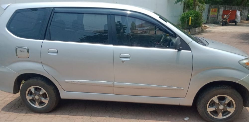Dapatkan Informasi Harga & Penjual Mobil Bekas Daihatsu Xenia 2010 ...
