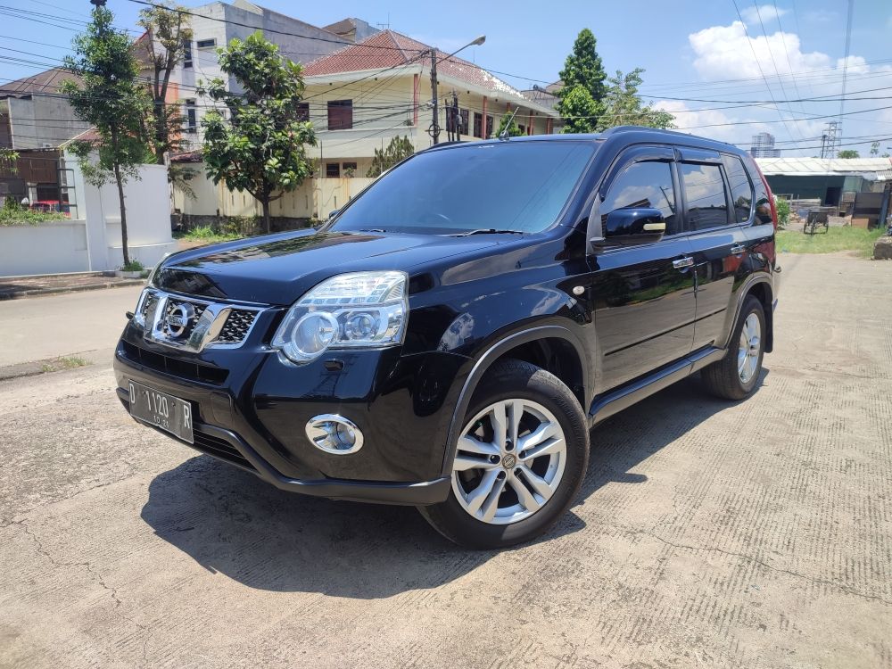 Old 2011 Nissan X-Trail  2.5 ST AT 2.5 ST AT