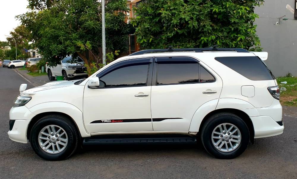 2013 Toyota Fortuner  2.5L G VNT TRD Diesel AT 2.5L G VNT TRD Diesel AT tua