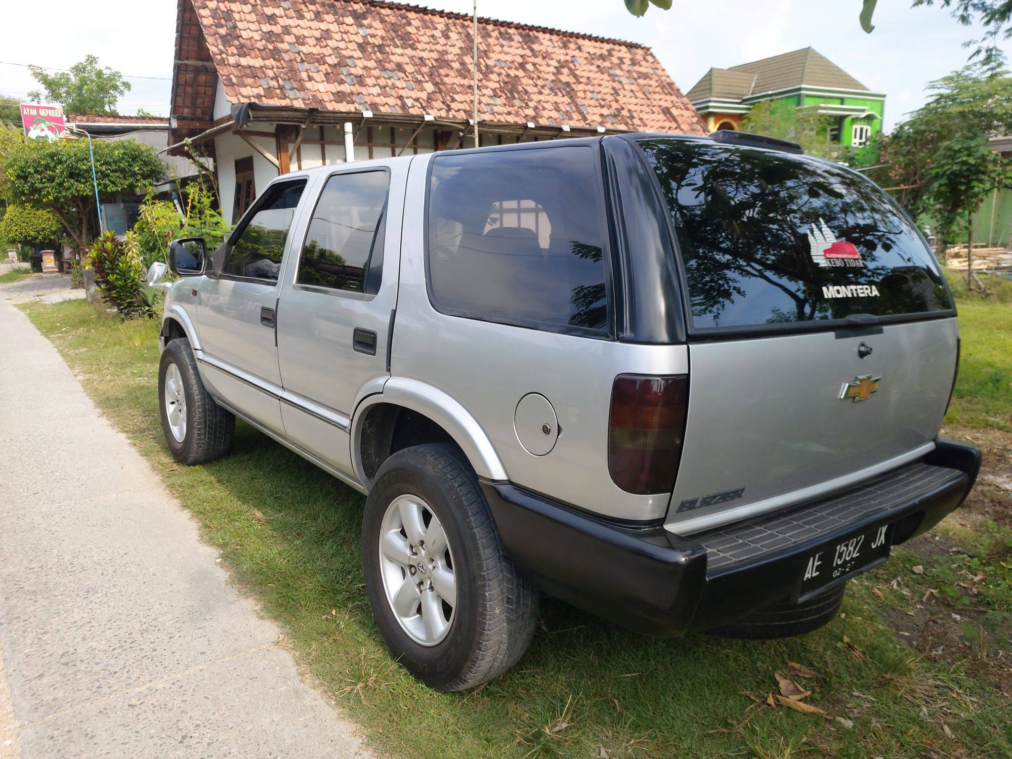 Dijual 2000 Chevrolet Trailblazer 2.5 MT 4X2 2.5 MT 4X2 Bekas