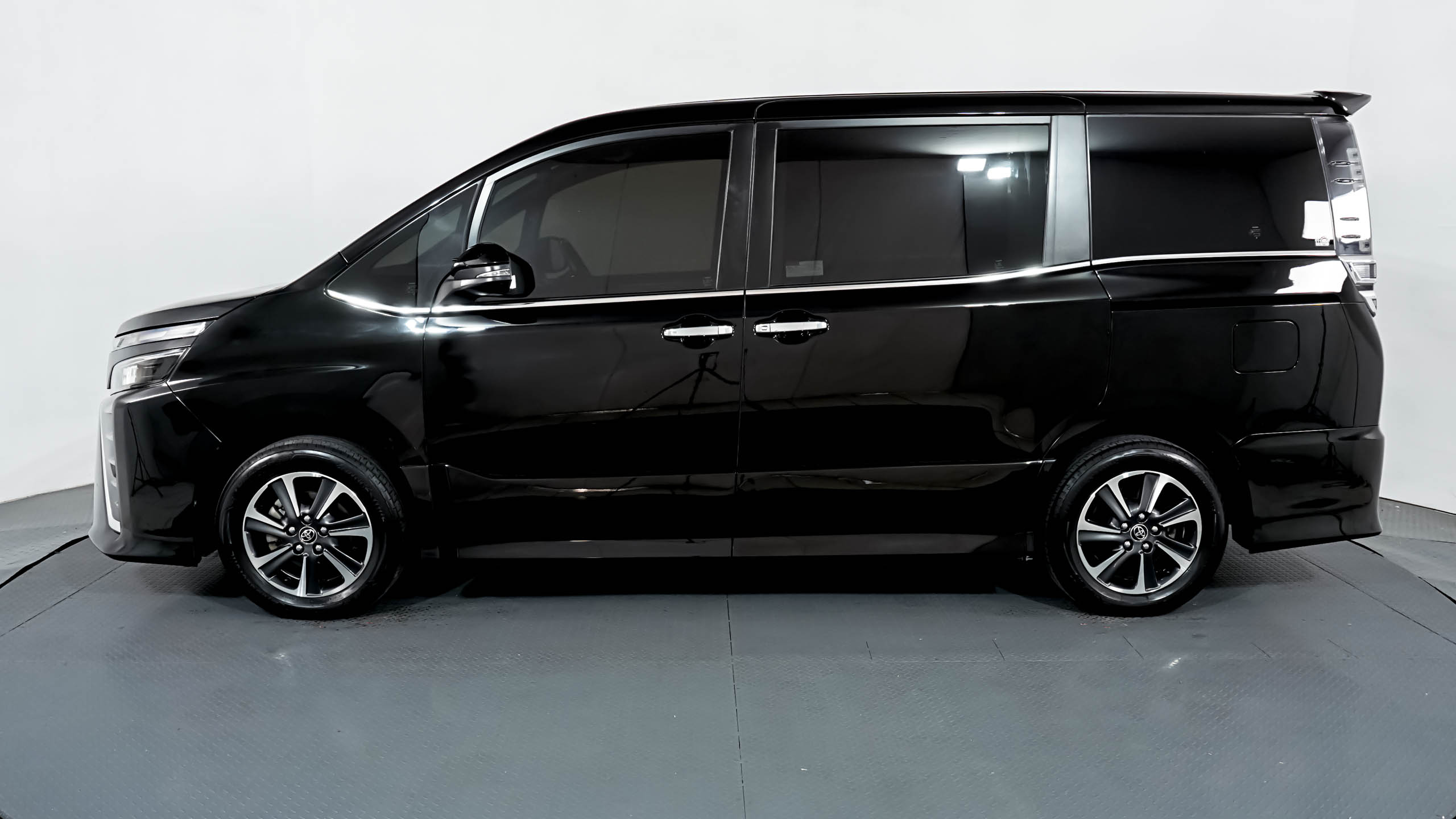 Old 2018 Toyota Voxy 2.0L AT 2.0L AT