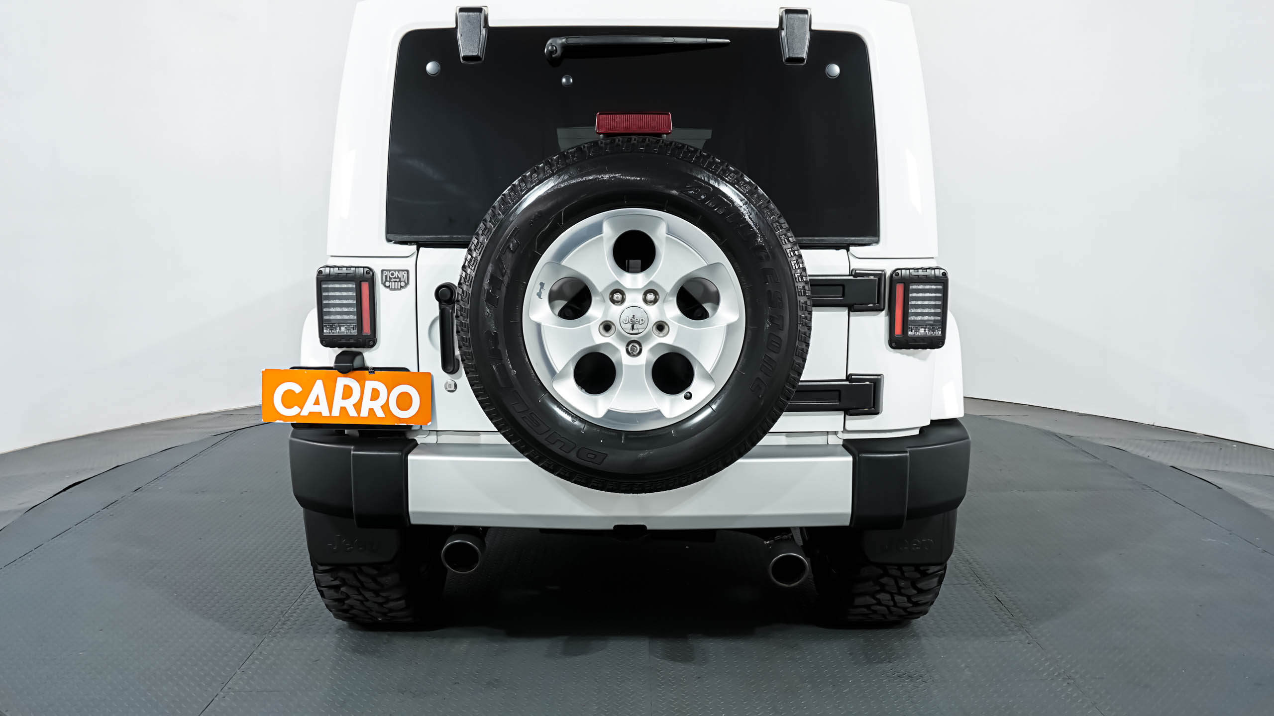 Dijual 2014 Jeep Wrangler Sahara 4-Door Unlimited Sahara 4-Door Unlimited Bekas