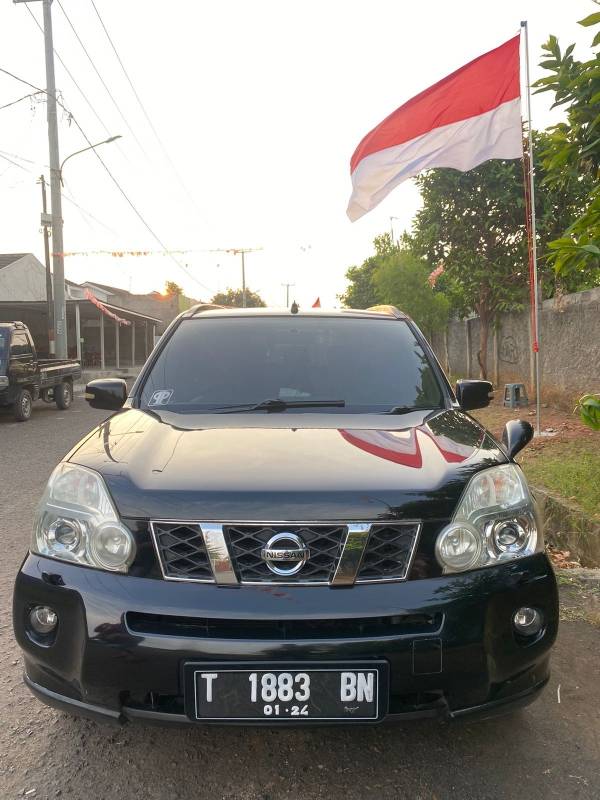 2011 Nissan X-Trail  2.5 ST CVT Bekas