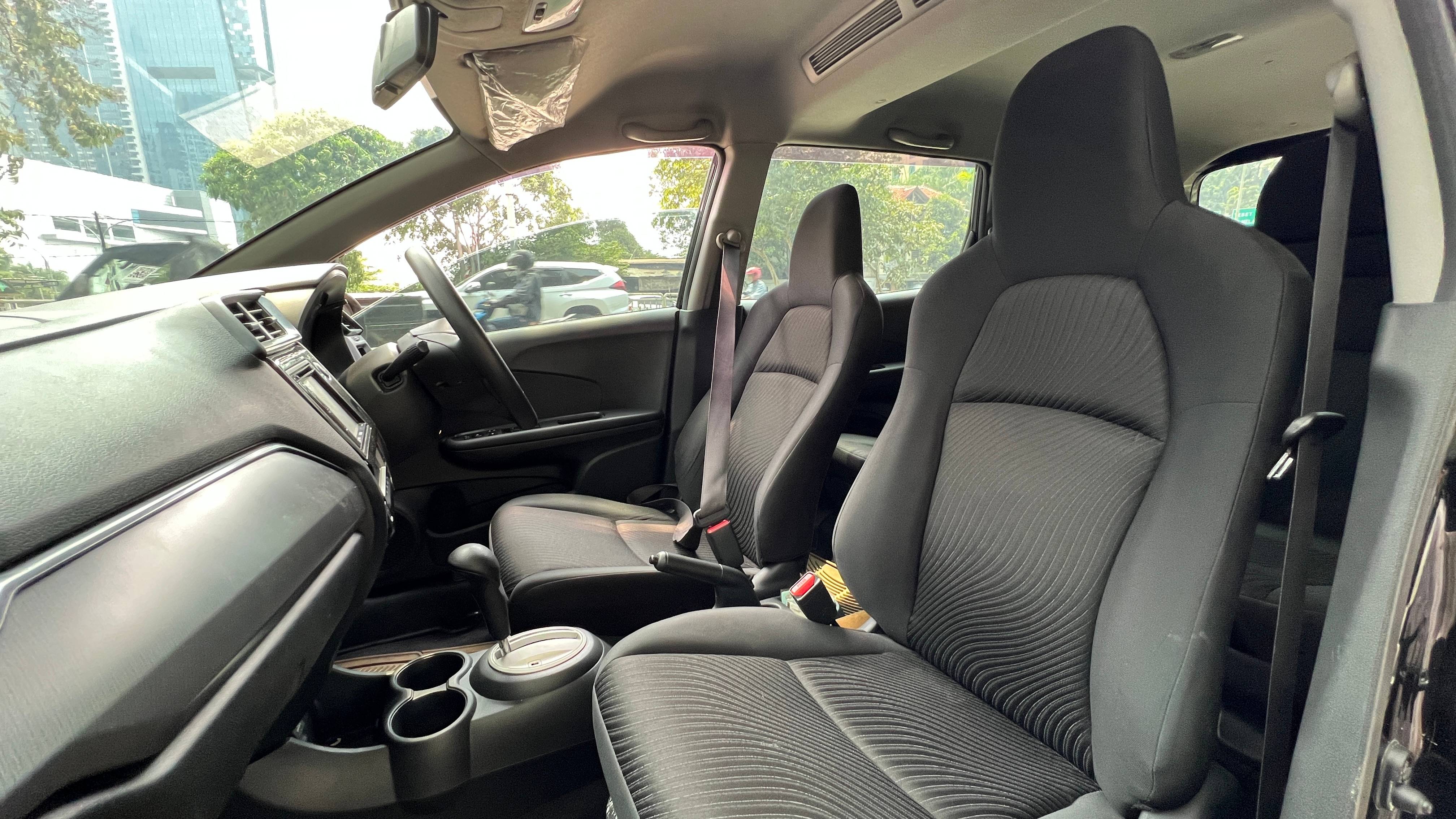 Dijual 2016 Honda Mobilio RS 1.5L AT RS 1.5L AT Bekas
