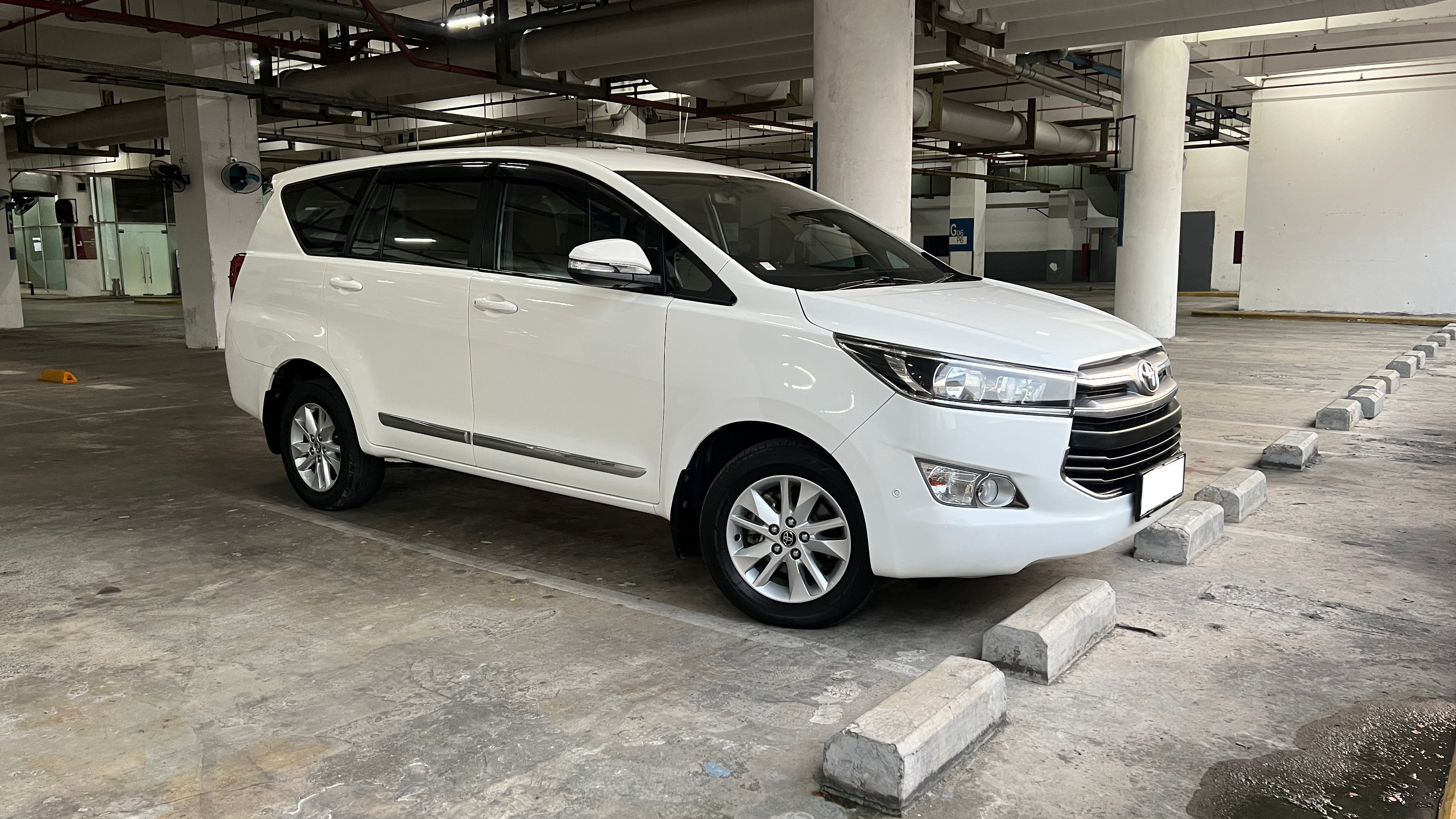 2017 Toyota Kijang Innova REBORN 2.4 V AT DIESEL REBORN 2.4 V AT DIESEL bekas
