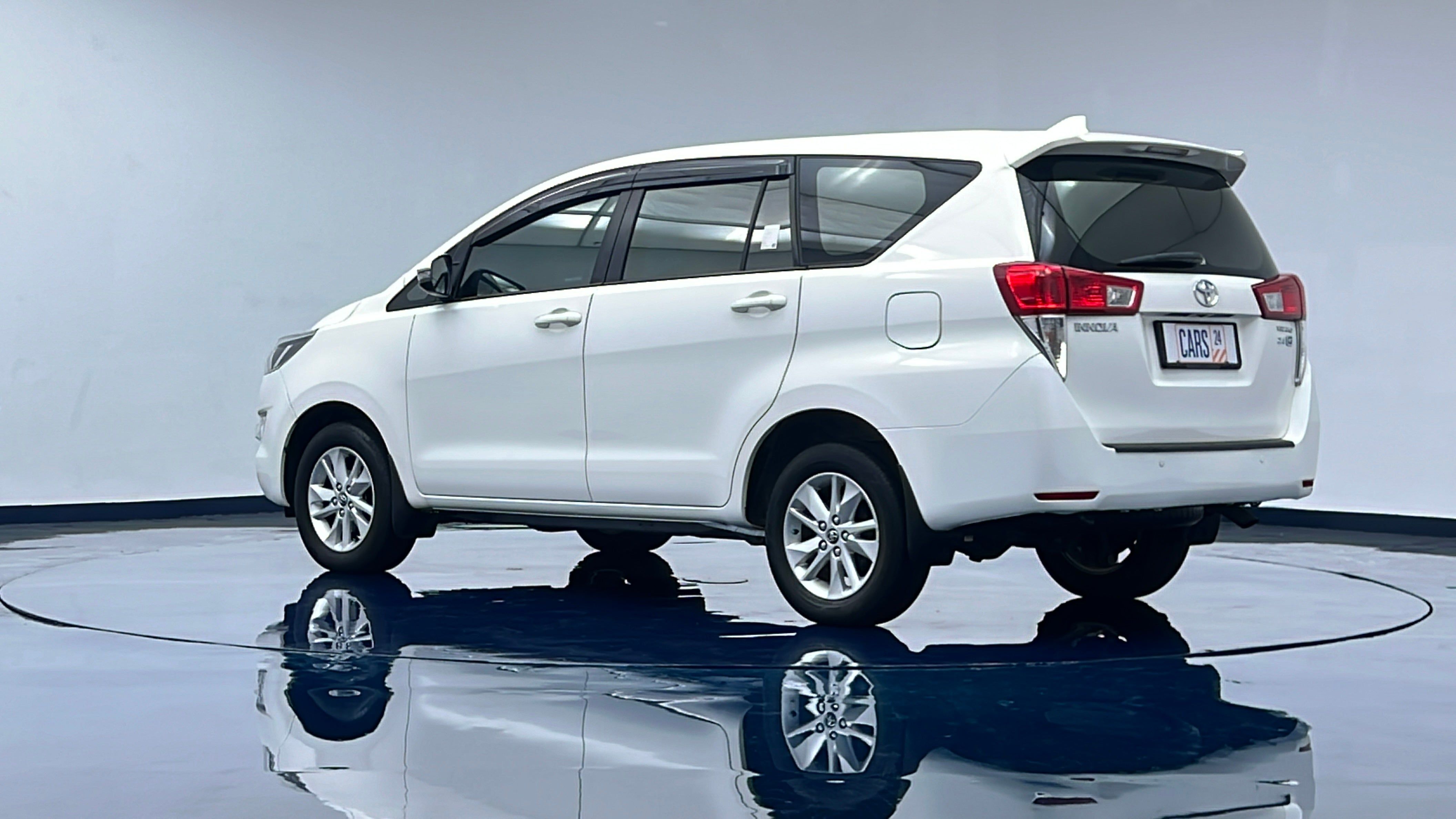 Old 2018 Toyota Kijang Innova REBORN 2.4 G AT DIESEL REBORN 2.4 G AT DIESEL