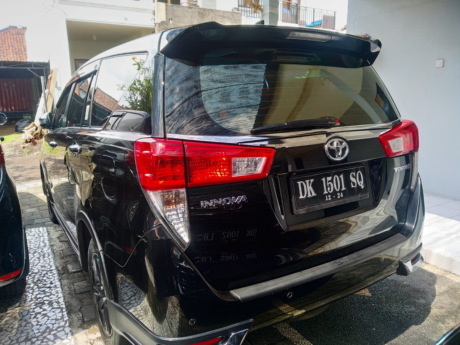 Dijual 2019 Toyota Kijang Innova 2.4 Q A/T DIESEL VENTURER BASIC 2.4 Q A/T DIESEL VENTURER BASIC Bekas