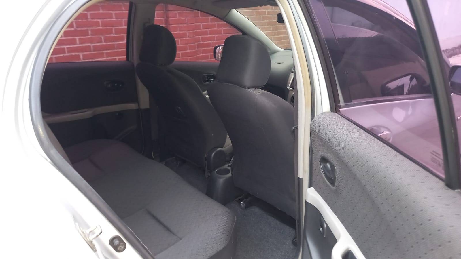 2012 Toyota Yaris 2012 Toyota Yaris