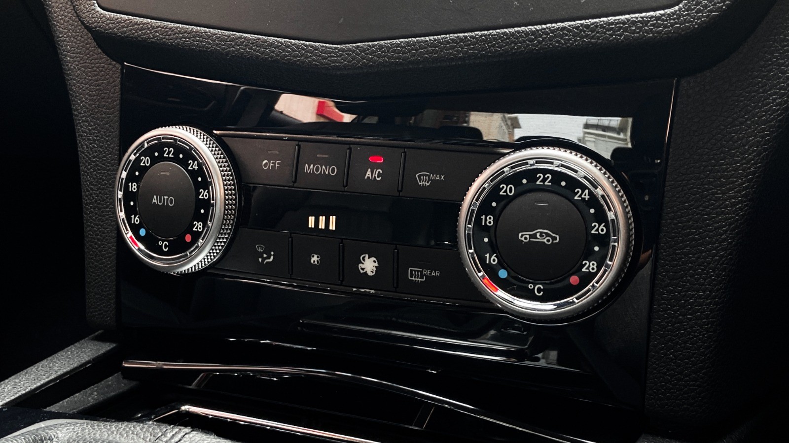 2011 Mercedes Benz C-Class Sedan 2011 Mercedes Benz C-Class Sedan