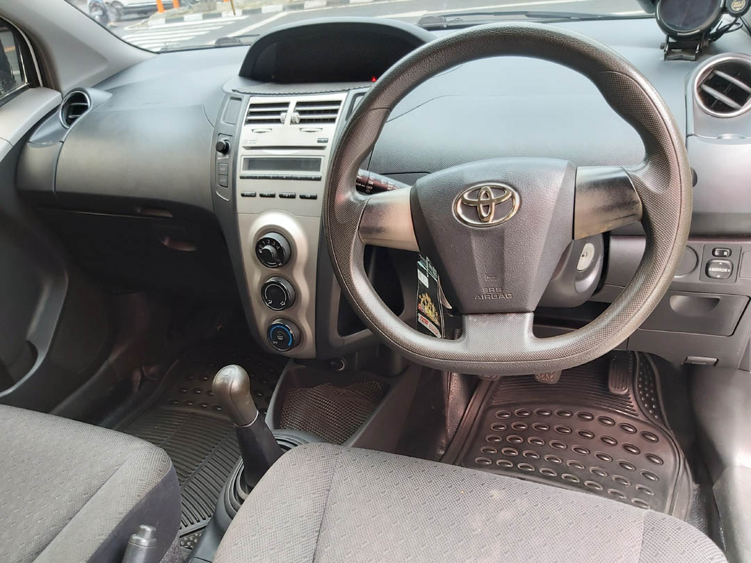 2012 Toyota Yaris 2012 Toyota Yaris