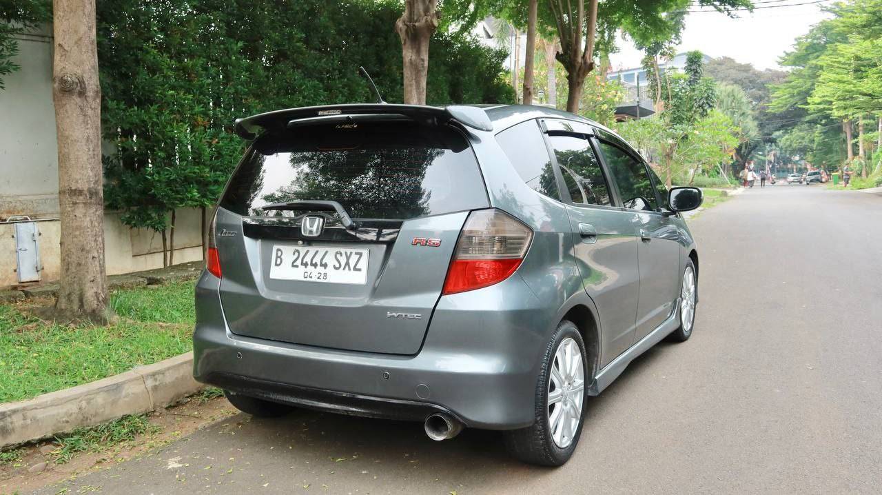 Old 2011 Honda Jazz  1.5L RS AT 1.5L RS AT