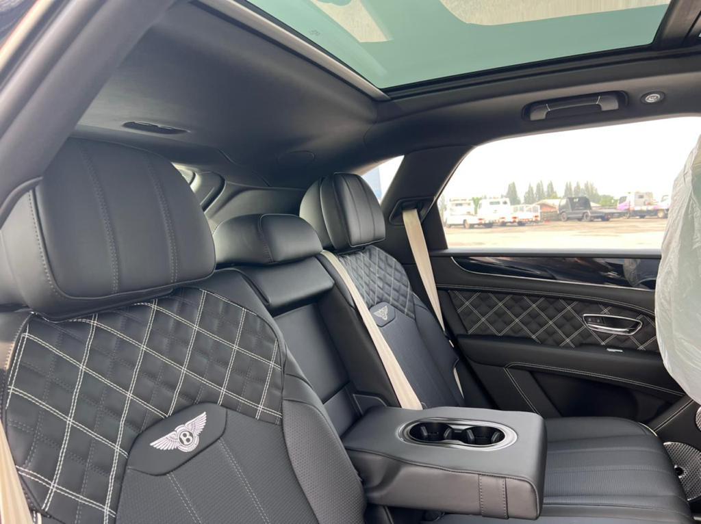 2022 Bentley Bentayga 4.0 L 2022 Bentley Bentayga 4.0 L