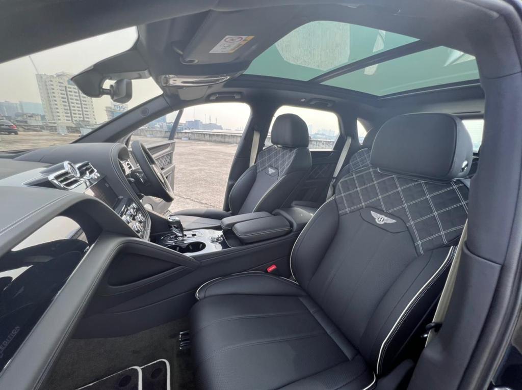 2022 Bentley Bentayga 4.0 L 2022 Bentley Bentayga 4.0 L