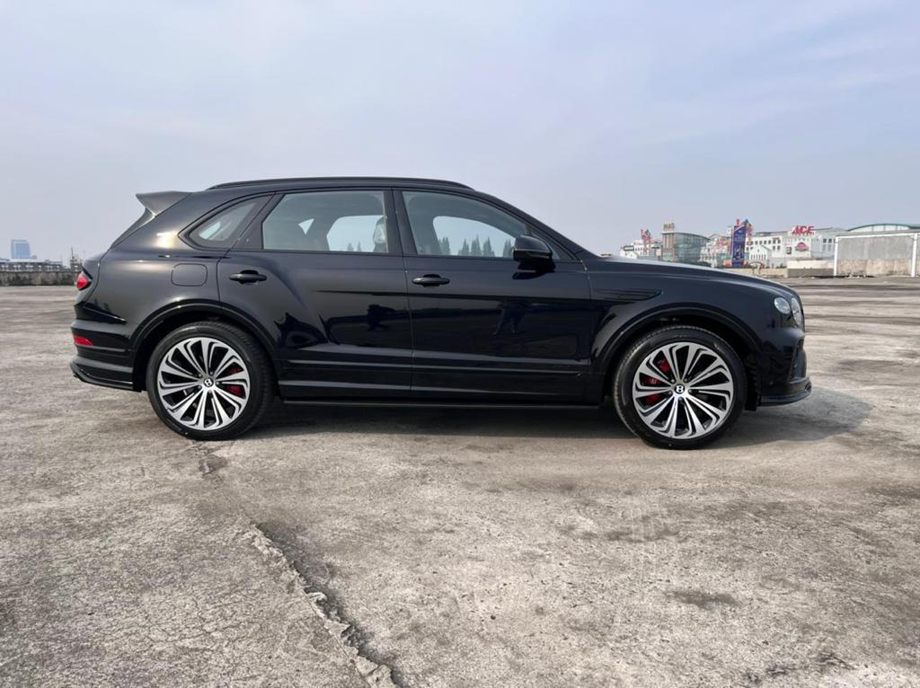 2022 Bentley Bentayga 4.0 L 2022 Bentley Bentayga 4.0 L