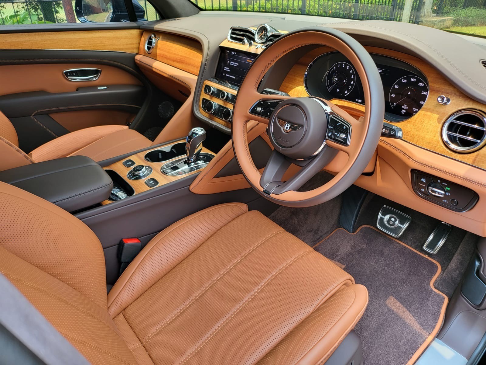 2023 Bentley Bentayga 4.0 L 2023 Bentley Bentayga 4.0 L