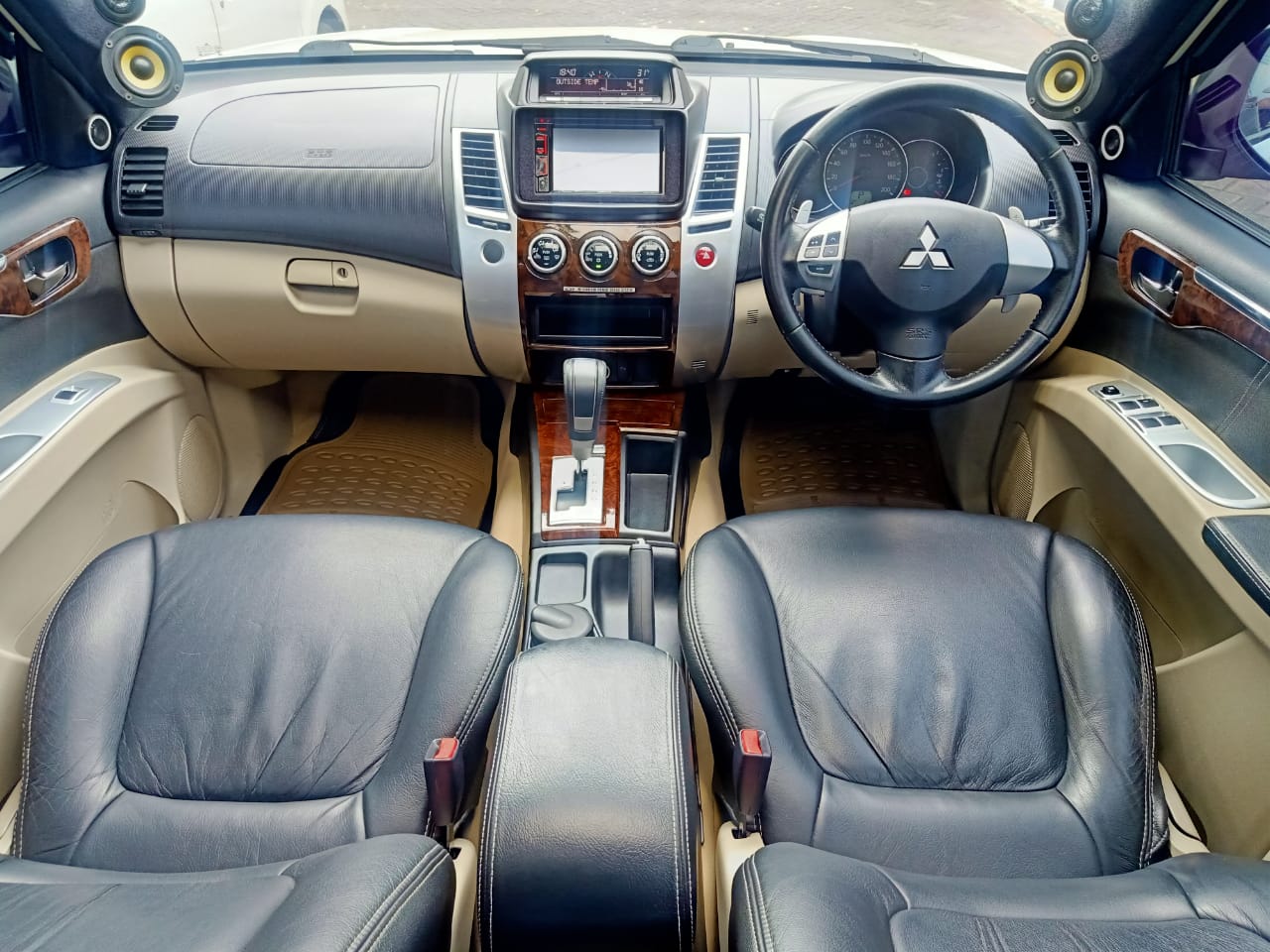 2014 Mitsubishi Pajero Sport 2014 Mitsubishi Pajero Sport