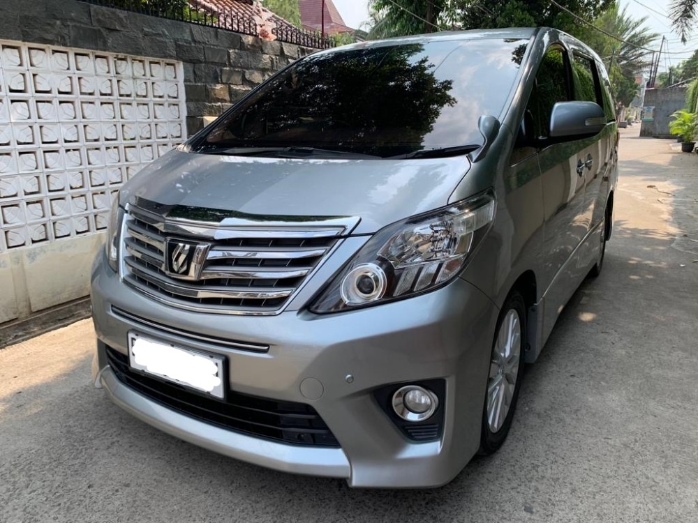 2013 Toyota Alphard