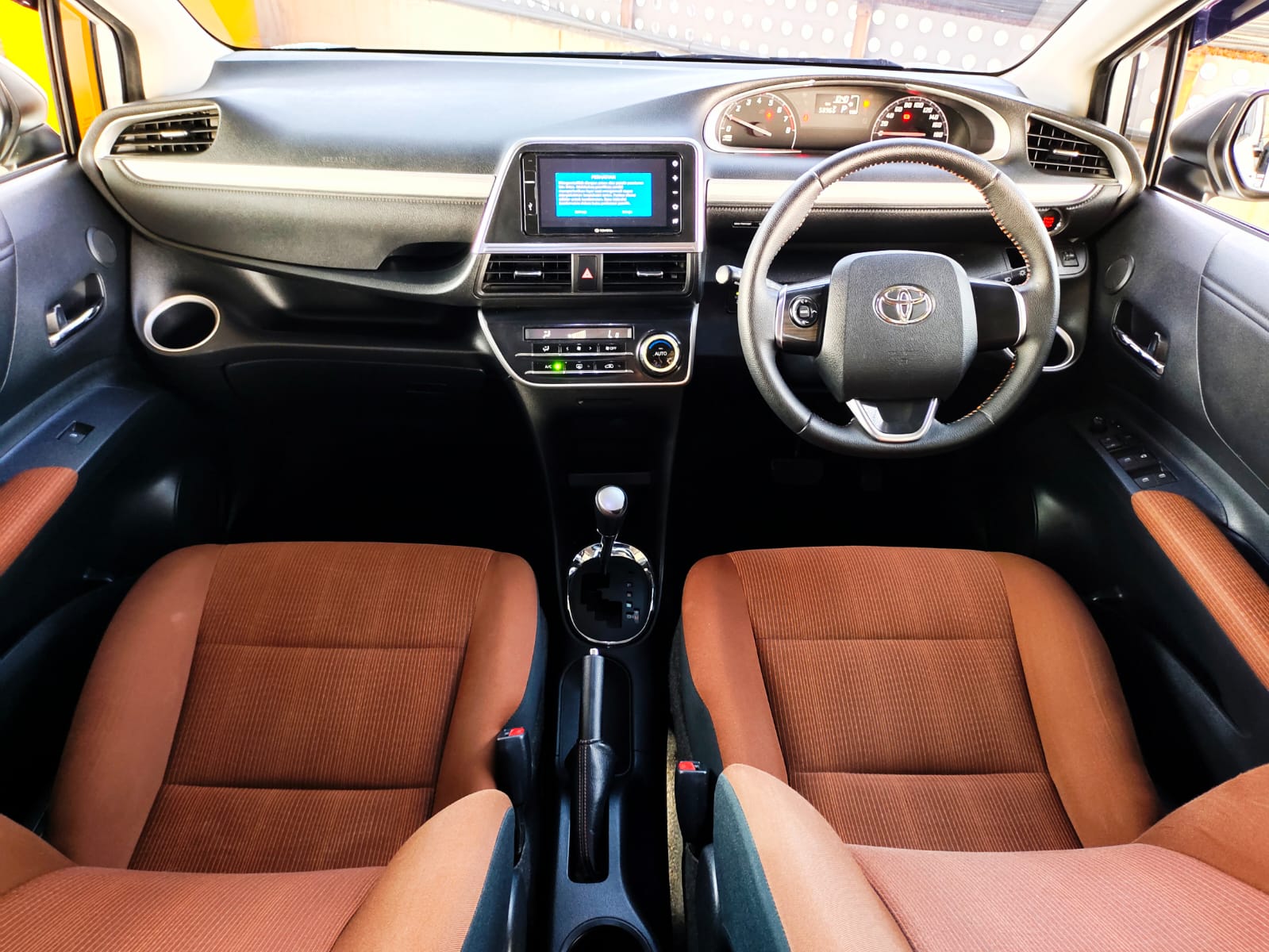 2018 Toyota Sienta 2018 Toyota Sienta