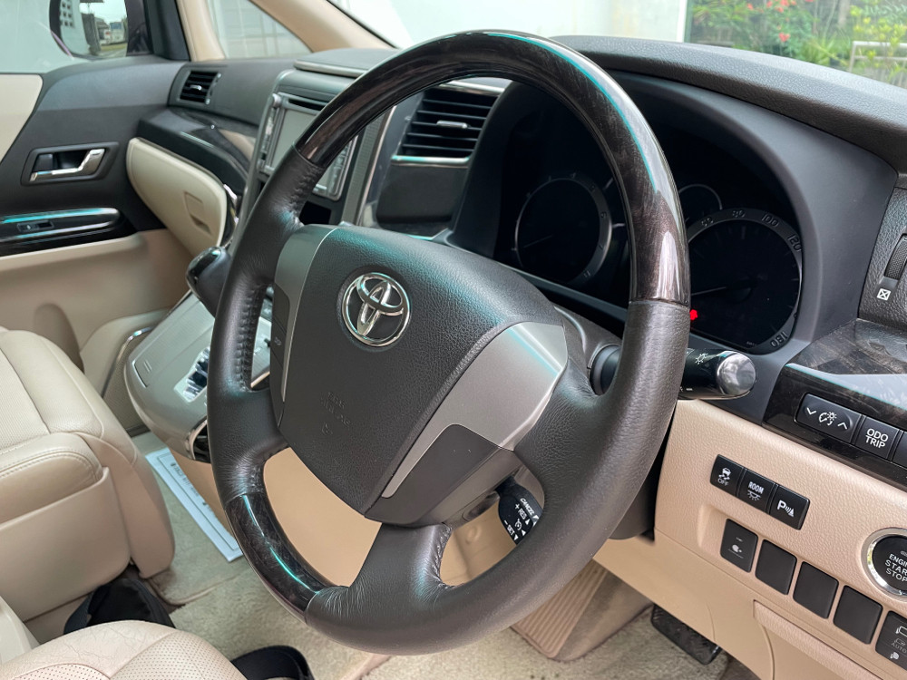 2014 Toyota Alphard 2014 Toyota Alphard