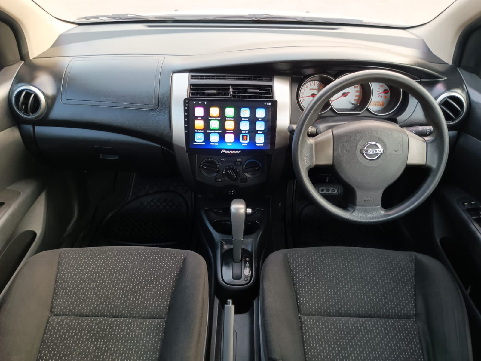 2013 Nissan Grand Livina 2013 Nissan Grand Livina