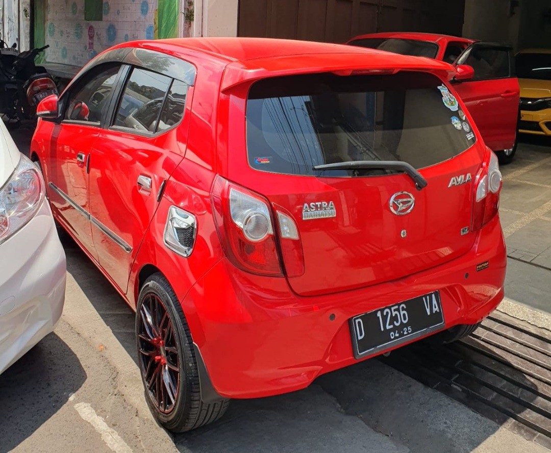 2015 Daihatsu Ayla  2015 Daihatsu Ayla