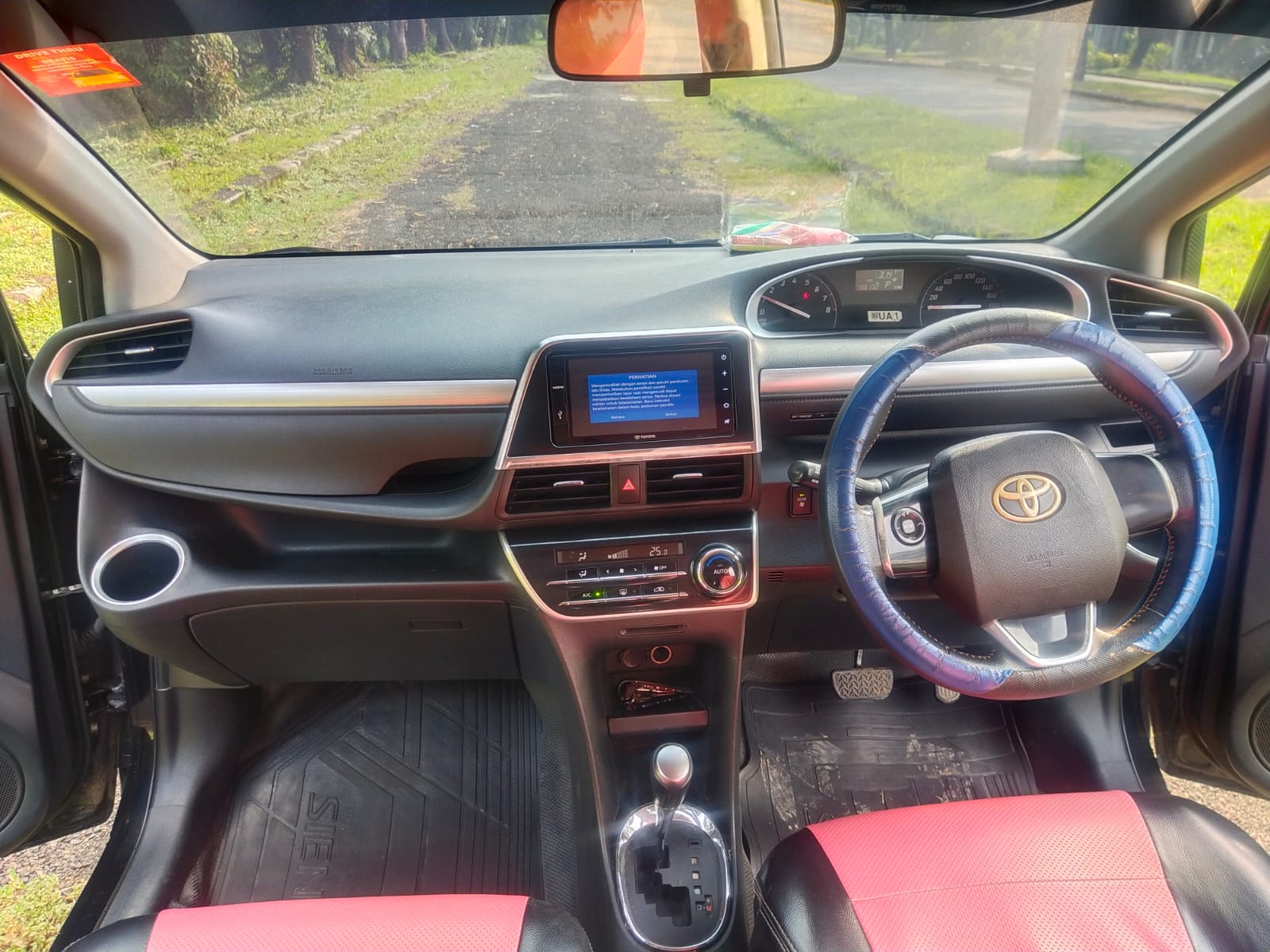 2017 Toyota Sienta 2017 Toyota Sienta