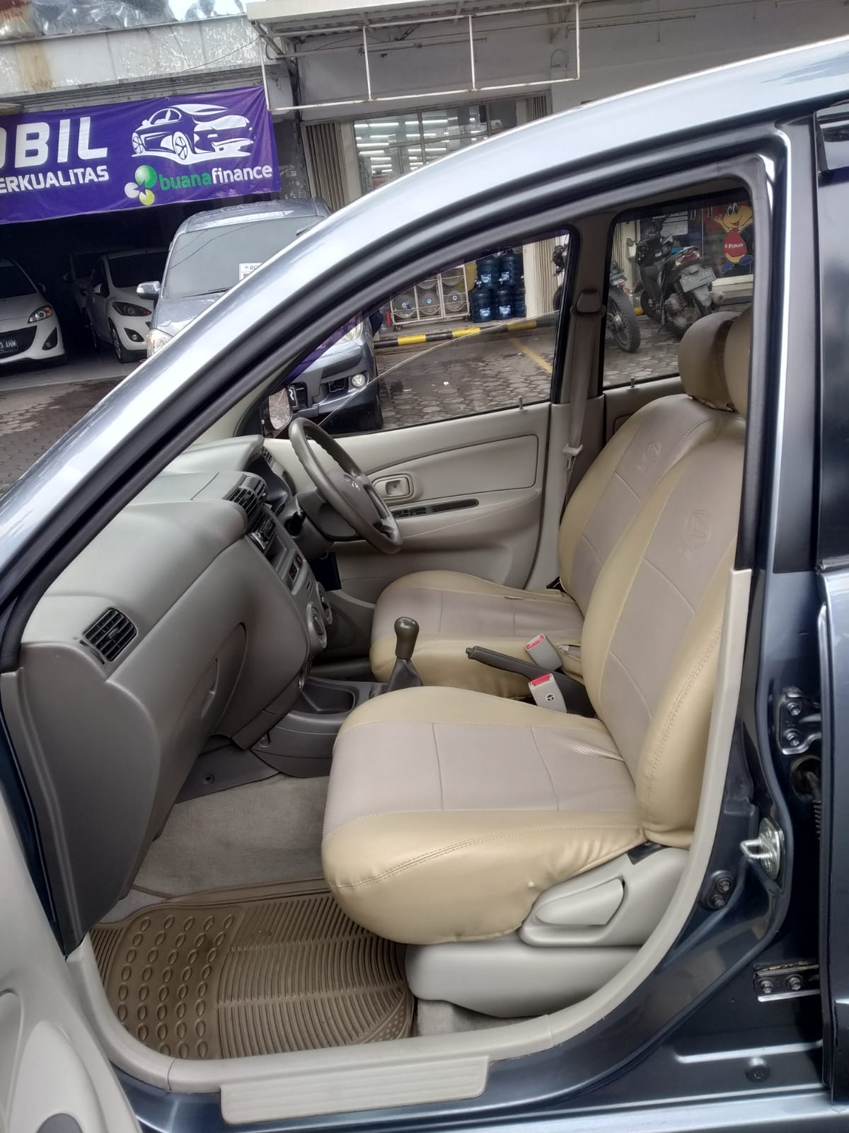 2010 Daihatsu Xenia 2010 Daihatsu Xenia