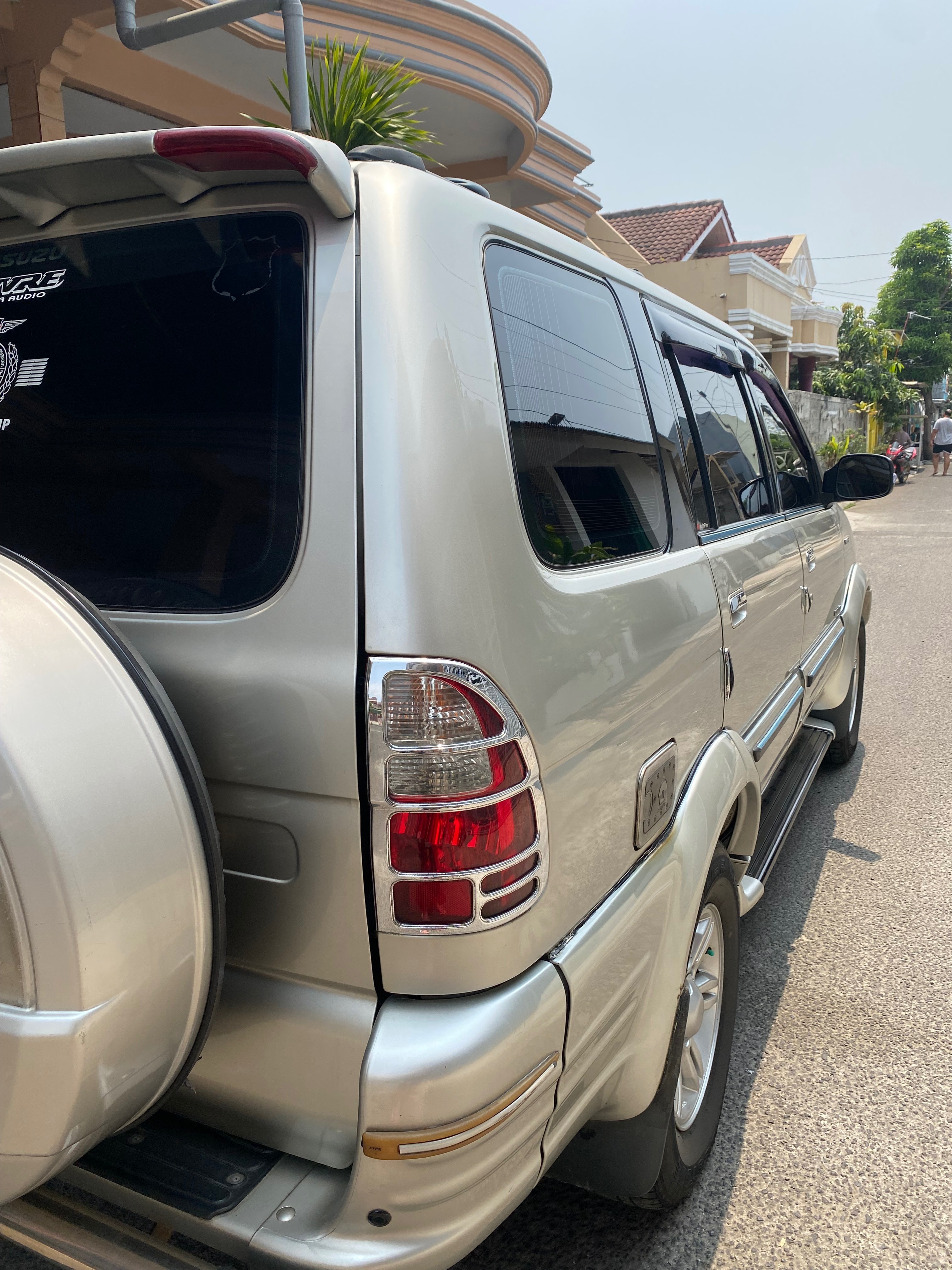 2009 Isuzu Panther 2009 Isuzu Panther