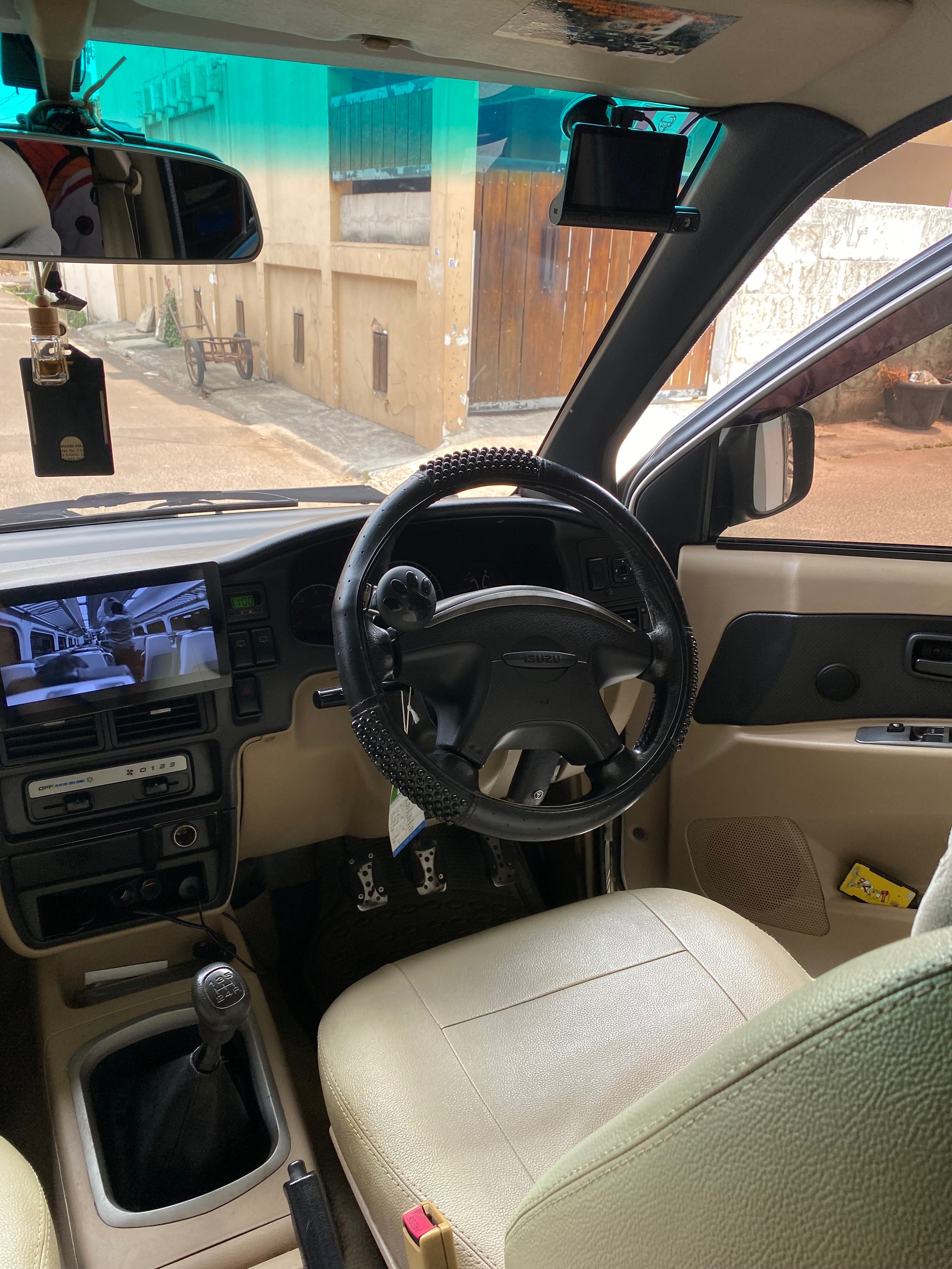 2009 Isuzu Panther 2009 Isuzu Panther