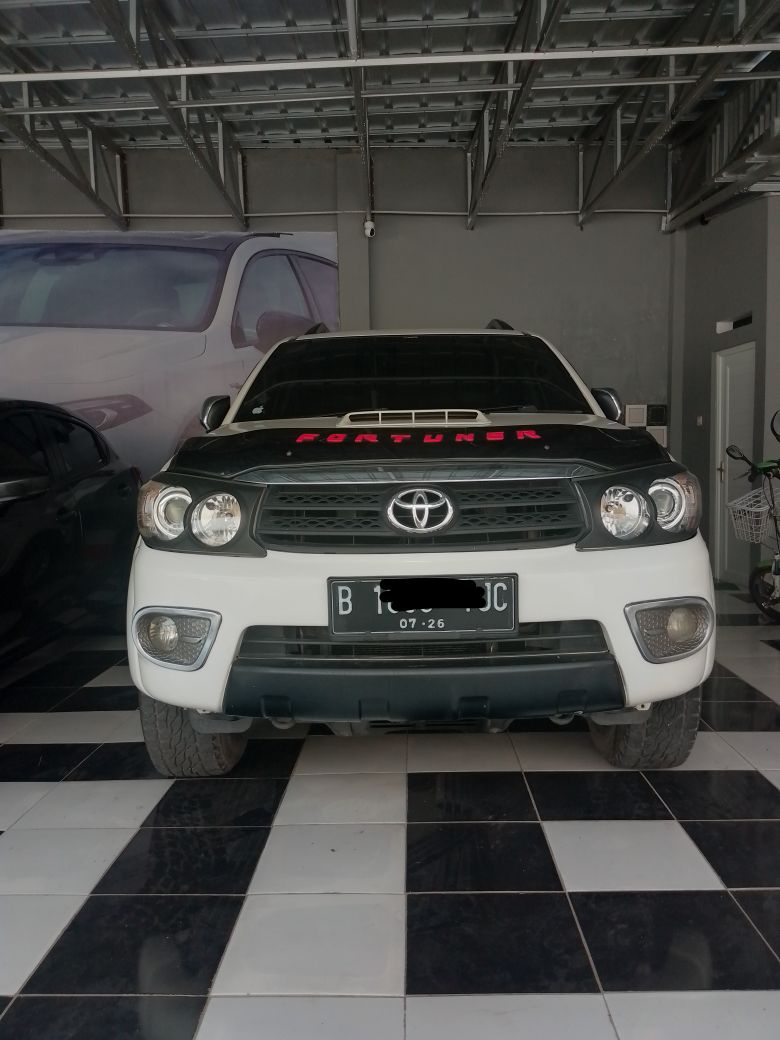 2011 Toyota Fortuner Bekas 2011 Toyota Fortuner Bekas