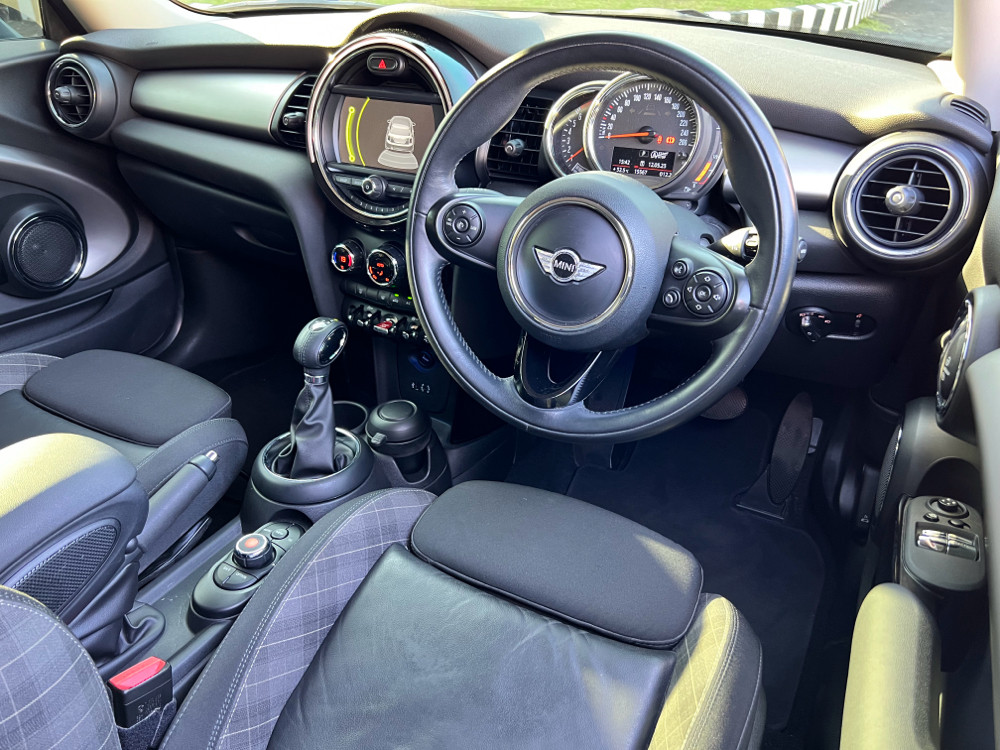 2017 MINI 3 Door 2017 MINI 3 Door